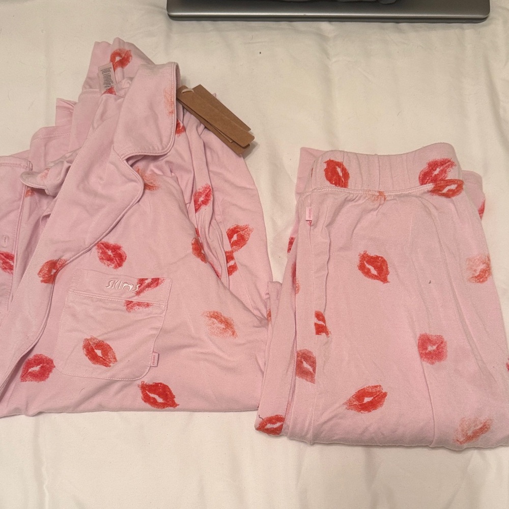 SKIMS Pink Lip Print Pajama Set